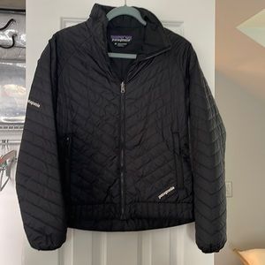 Patagonia Womens Size Medium puff jacket
